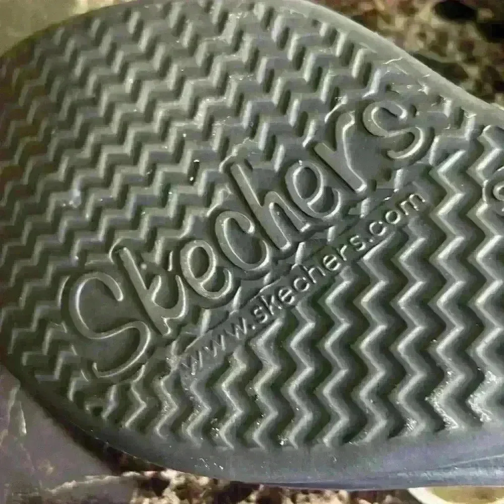 Sketchers wedge heel black and white Women sandals . - Picture 4 of 4